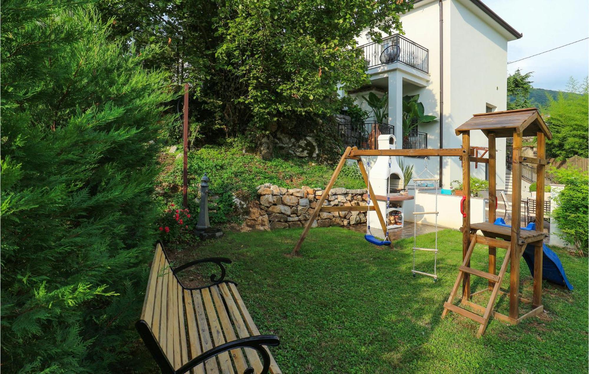 Lovely Home In Matulji With Outdoor Swimming Pool ภายนอก รูปภาพ
