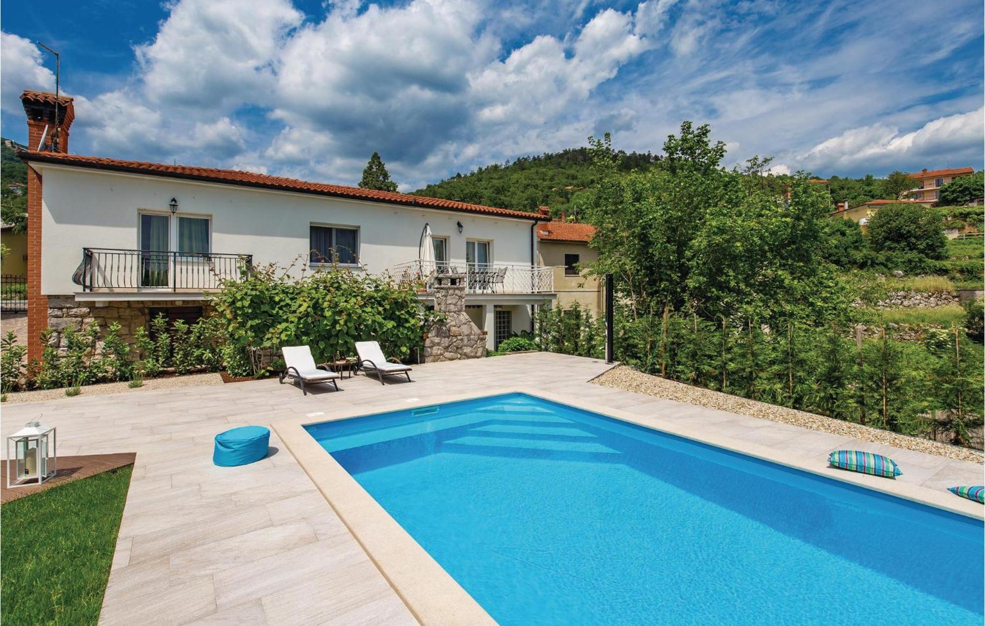 Lovely Home In Matulji With Outdoor Swimming Pool ภายนอก รูปภาพ