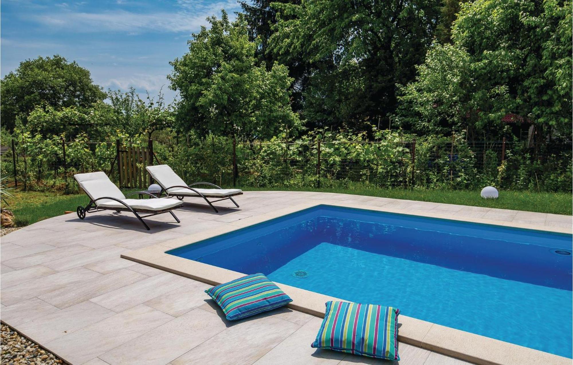 Lovely Home In Matulji With Outdoor Swimming Pool ภายนอก รูปภาพ